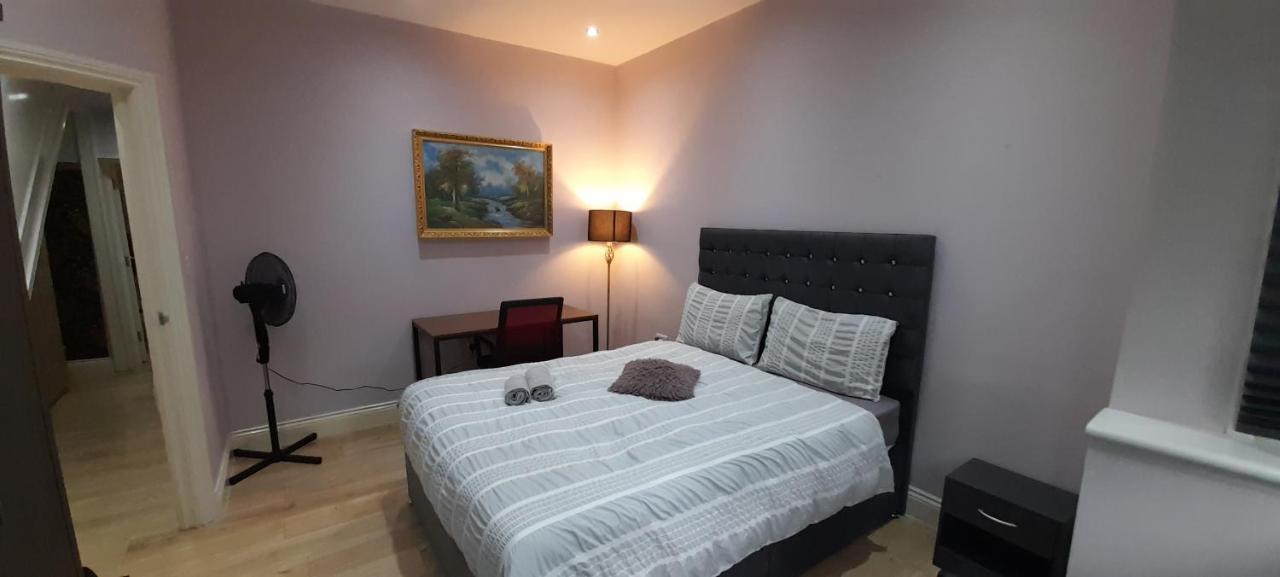 Comfy Fenia Stay London Exterior photo