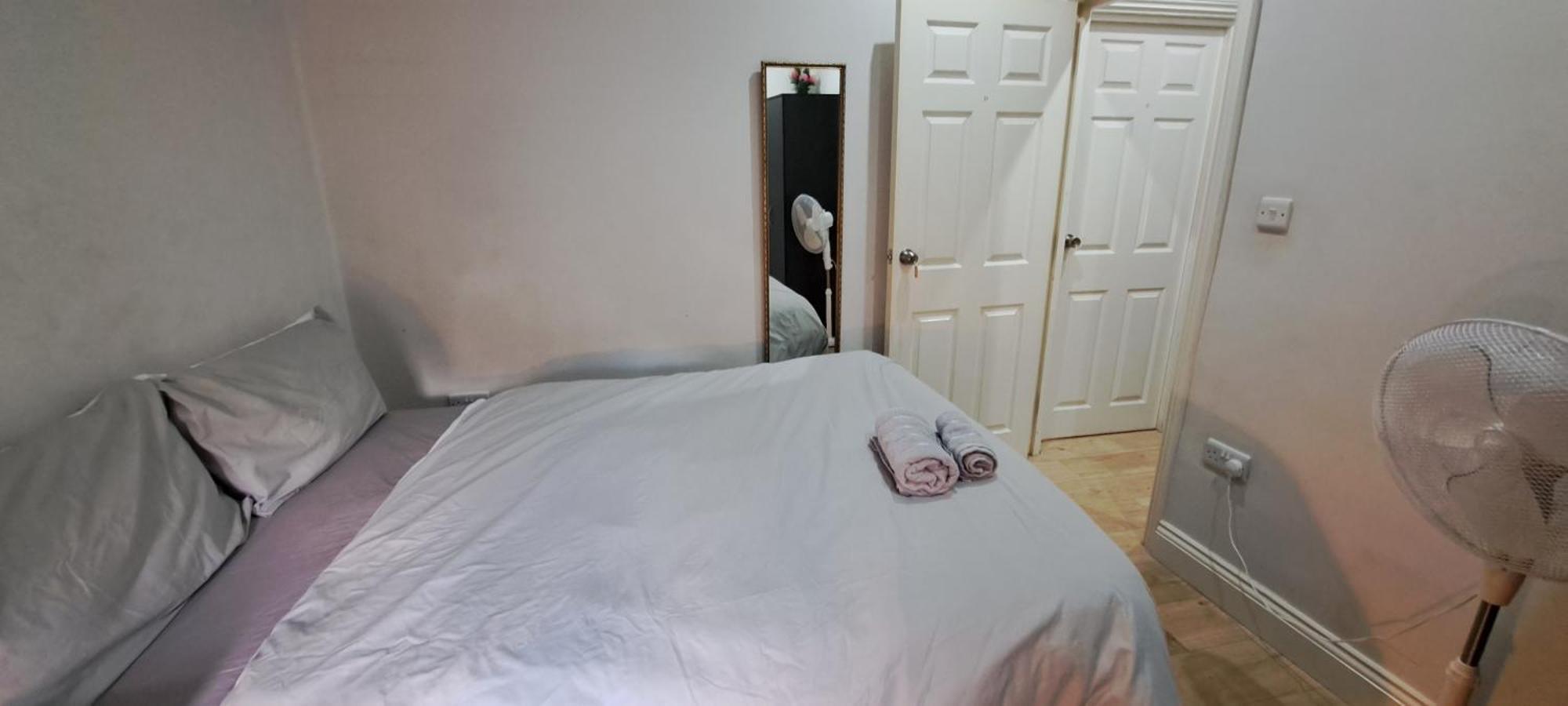 Comfy Fenia Stay London Exterior photo