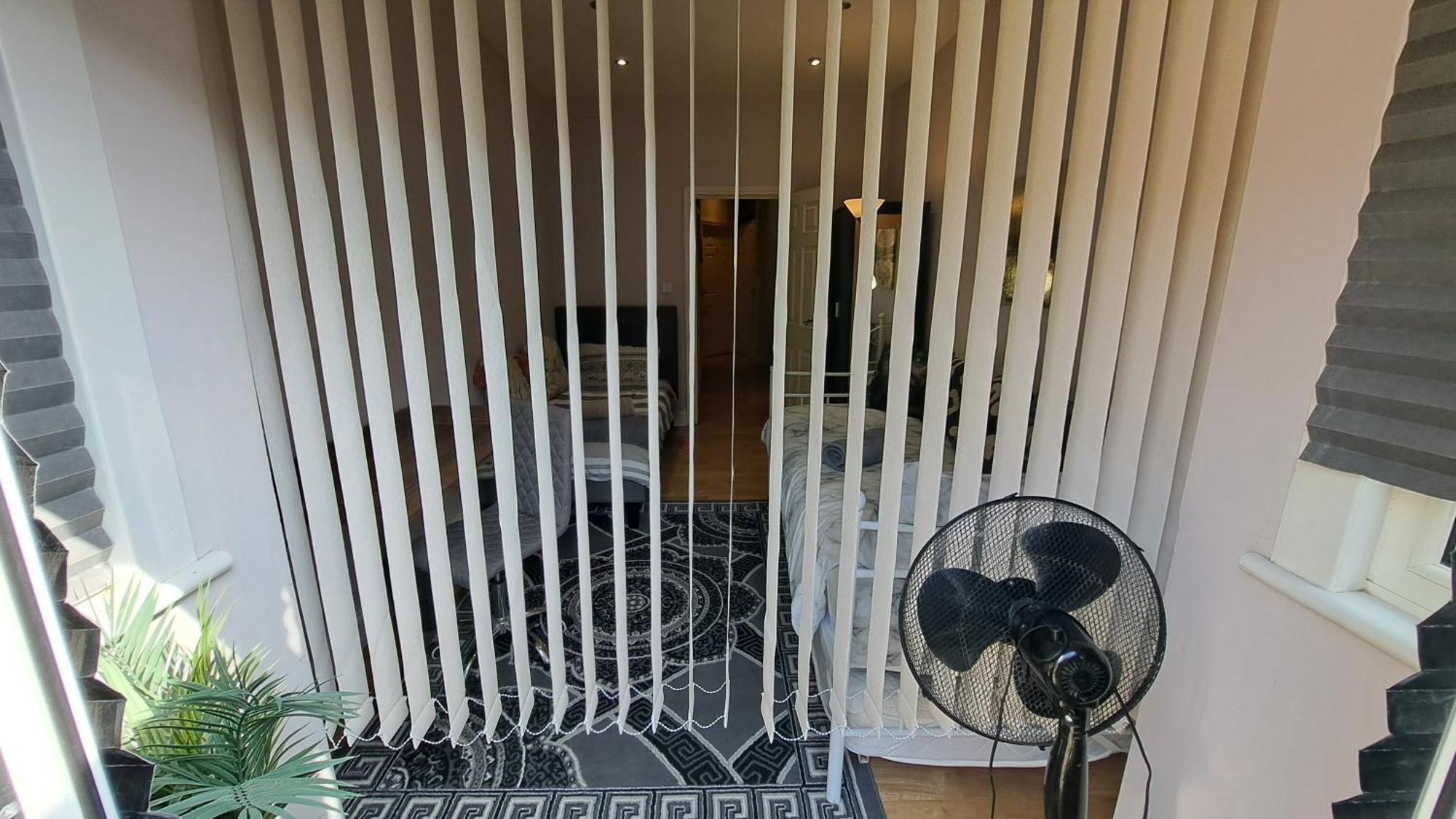 Comfy Fenia Stay London Exterior photo